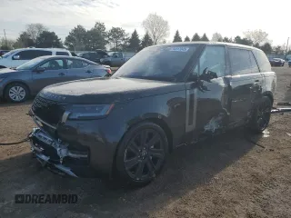 2022 Land Rover Range Rover SE z VIN SALKPBFU2NA003034, wystawiony jako Copart lot #54017045 z przebiegiem 30 465 mil mil oraz Szkoda całkowita • Salvage title. Historia ofert i sprzedaży dostępna na DreamBid. Obrazek 1.