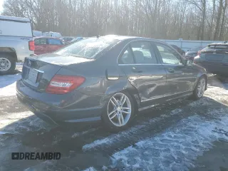 2013 Mercedes-Benz C 250 Sport z VIN WDDGF4HB3DA865383, wystawiony jako Copart lot #87461924 z przebiegiem 51 597 mil mil oraz Szkoda całkowita • Salvage title. Historia ofert i sprzedaży dostępna na DreamBid. Obrazek 3.