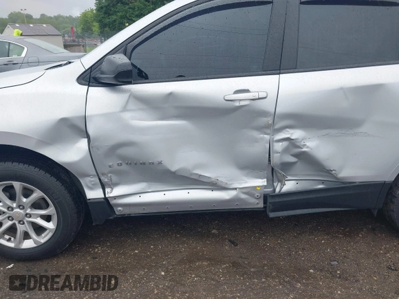 2020 Chevrolet Equinox LS z VIN 2GNAXSEV6L6178918, wystawiony jako IAAI lot #42312314 z przebiegiem 38 352 mil mil oraz . Historia ofert i sprzedaży dostępna na DreamBid. Obrazek 6.