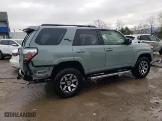 2023 Toyota 4Runner TRD Off Road Premium with VIN JTERU5JR1P6092633, listed as a Copart auction lot 80884654 with 9,264 mi miles and Salvage Title. Bid and sale history available at carsss.com. Image 3.