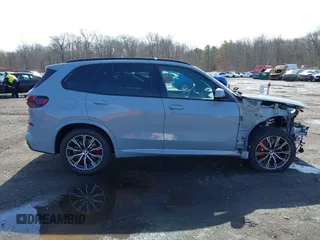 2025 BMW X5 xDrive40i with VIN 5UX23EU05S9W51046, listed as a IAAI auction lot 41732241 with 2,900 mi miles. Bid and sale history available at carsss.com. Image 13.