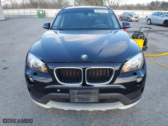 2015 BMW X1 xDrive28i with VIN WBAVL1C58FVY39591, listed as a Copart auction lot 48556765 with 152,577 mi miles and Salvage Title. Bid and sale history available at carsss.com. Image 5.