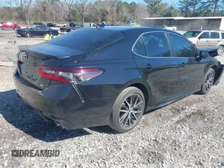 2022 Toyota Camry SE z VIN 4T1G11AK4NU040899, wystawiony jako IAAI lot #41736850 z przebiegiem 64 183 mil mil oraz . Historia ofert i sprzedaży dostępna na DreamBid. Obrazek 4.