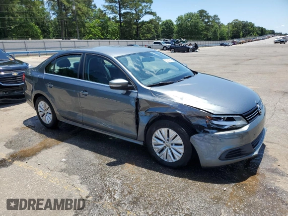 2013 Volkswagen Jetta SE с VIN 3VWDX7AJ2DM277519, выставлен на аукционе Copart как лот 55240695 с пробегом 161 607 миль миль и Списание • Salvage title. История ставок и продаж доступна на DreamBid. Изображение 4.