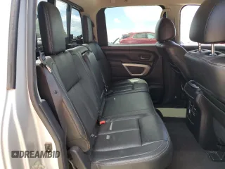 2017 Nissan Titan SV z VIN 1N6AA1E68HN500682, wystawiony jako Copart lot #57562415 z przebiegiem 185 539 mil mil oraz Szkoda całkowita • Salvage title. Historia ofert i sprzedaży dostępna na DreamBid. Obrazek 10.