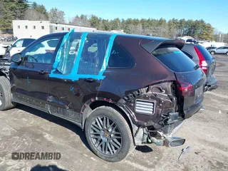 2018 Porsche Cayenne z VIN WP1AA2A2XJKA07829, wystawiony jako IAAI lot #41681207 z przebiegiem Nie podano mil oraz . Historia ofert i sprzedaży dostępna na DreamBid. Obrazek 14.