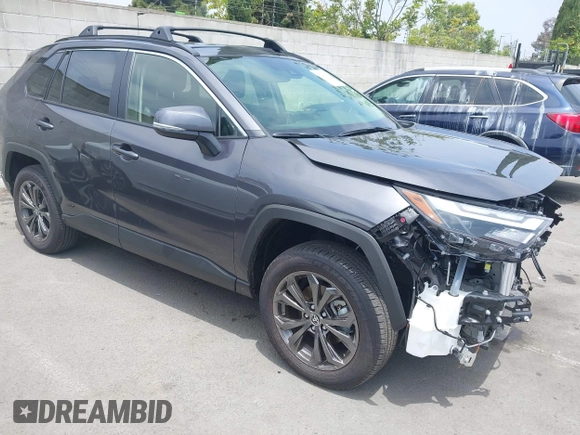 2024 Toyota RAV4 Hybrid XLE Premium z VIN JTMB6RFV5RJ059437, wystawiony jako IAAI lot #42485203 z przebiegiem 4 200 mil mil oraz . Historia ofert i sprzedaży dostępna na DreamBid. Obrazek 1.