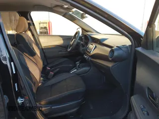 2018 Nissan Kicks SV с VIN 3N1CP5CUXJL533646, выставлен на аукционе IAAI как лот 41691353 с пробегом 81 321 миль миль и . История ставок и продаж доступна на DreamBid. Изображение 5.