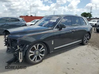 2019 Rolls-Royce Cullinan z VIN SLA689X51KU113872, wystawiony jako Copart lot #65135234 z przebiegiem Nie podano mil oraz Szkody całkowita. Historia ofert i sprzedaży dostępna na DreamBid. Obrazek 1.