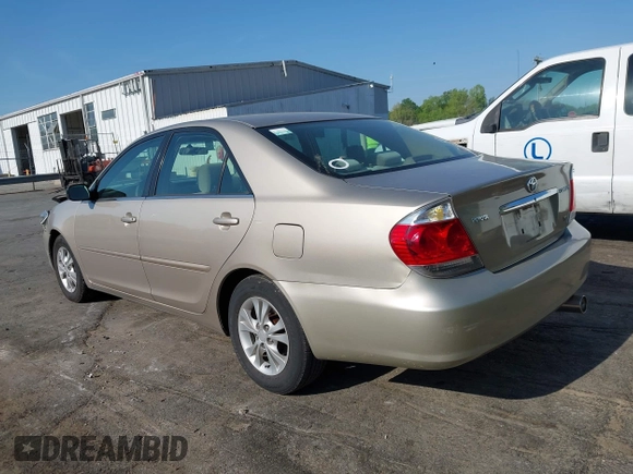 2005 Toyota Camry LE with VIN 4T1BF32K35U611949, listed as a IAAI auction lot 42062852 with 146,578 mi miles and . Bid and sale history available at DreamBid. Image 3.