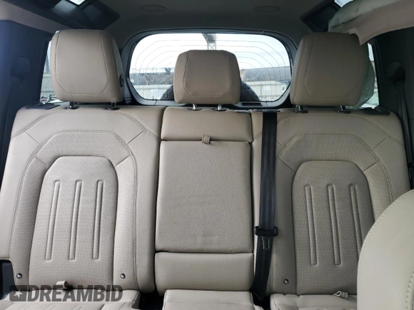 2022 Land Rover Defender SE with VIN SALEP7RU6N2106733, listed as a Copart auction lot 43371445 with 41,667 mi miles and Salvage title. Bid and sale history available at DreamBid. Image 10.