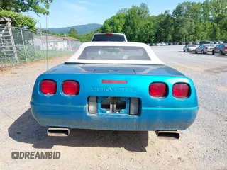 1993 Chevrolet Corvette z VIN 1G1YY33P4P5115339, wystawiony jako IAAI lot #42282352 z przebiegiem 90 578 mil mil oraz . Historia ofert i sprzedaży dostępna na DreamBid. Obrazek 17.