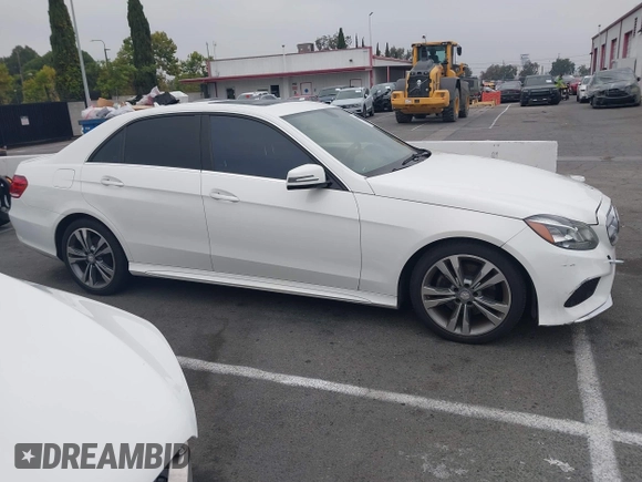 2014 Mercedes-Benz E 350 Sport с VIN WDDHF5KB2EA811464, выставлен на аукционе IAAI как лот 42655536 с пробегом 85 598 миль миль и . История ставок и продаж доступна на DreamBid. Изображение 13.