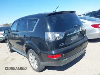 2011 Mitsubishi Outlander XLS z VIN JA4JS4AX6BU021376, wystawiony jako IAAI lot #41726427 z przebiegiem 121 460 mil mil oraz . Historia ofert i sprzedaży dostępna na DreamBid. Obrazek 3.