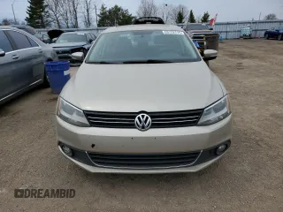 2013 Volkswagen Jetta Comfortline с VIN 3VWDL7AJ0DM247575, выставлен на аукционе Copart как лот 53722715 с пробегом 256 015 миль миль и Списание • Salvage title. История ставок и продаж доступна на DreamBid. Изображение 5.