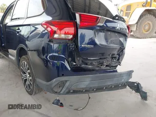 2018 Mitsubishi Outlander SE z VIN JA4AD3A30JZ058653, wystawiony jako IAAI lot #42188099 z przebiegiem 35 652 mil mil oraz . Historia ofert i sprzedaży dostępna na DreamBid. Obrazek 18.
