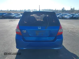 2008 Honda Fit Sport with VIN JHMGD37638S037038, listed as a IAAI auction lot 41019917 with 216,242 mi miles. Bid and sale history available at carsss.com. Image 16.