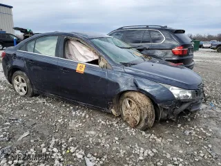 2015 Chevrolet Cruze LT with VIN 1G1PC5SB1F7258358, listed as a Copart auction lot 45280075 with 256,586 mi miles and Salvage Title. Bid and sale history available at carsss.com. Image 4.