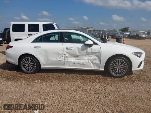 2025 Mercedes-Benz CLA 250 z VIN W1K5J4GB5SN513578, wystawiony jako IAAI lot #42120213 z przebiegiem 18 216 mil mil oraz . Historia ofert i sprzedaży dostępna na DreamBid. Obrazek 13.