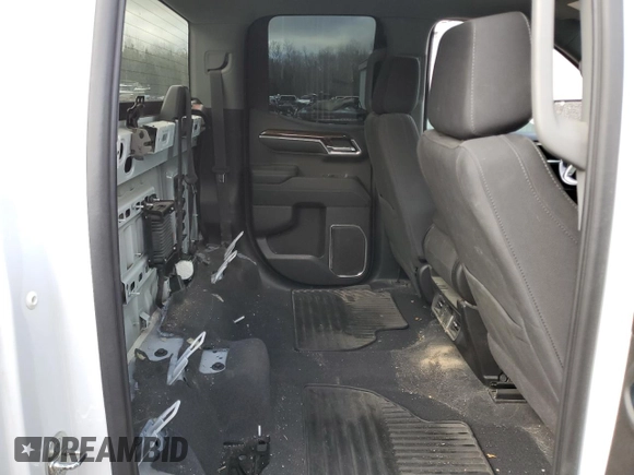 2022 GMC Sierra 1500 with VIN 1GTVUBETXNZ511808, listed as a Copart auction lot 82582724 with 81,748 mi miles and Salvage Title. Bid and sale history available at DreamBid. Image 10.