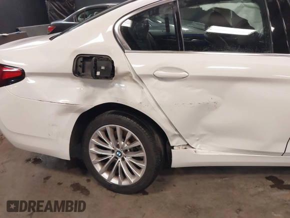 2021 BMW 5 Series 530i z VIN WBA53BH02MCF80188, wystawiony jako IAAI lot #41123753 z przebiegiem 72 730 mil mil oraz . Historia ofert i sprzedaży dostępna na DreamBid. Obrazek 19.