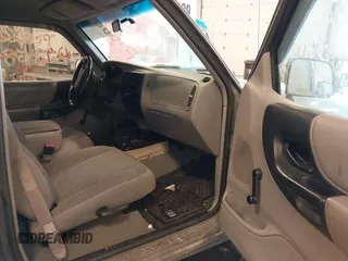 1998 Ford Ranger XL z VIN 1FTYR10CXWUC58486, wystawiony jako IAAI lot #42507768 z przebiegiem 214 343 mil mil oraz . Historia ofert i sprzedaży dostępna na DreamBid. Obrazek 5.