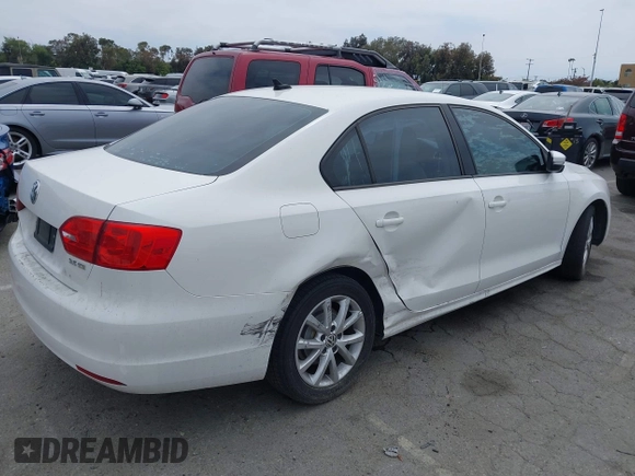 2011 Volkswagen Jetta SE with VIN 3VWDX7AJ2BM345251, listed as a IAAI auction lot 42407502 with 110,121 mi miles and . Bid and sale history available at DreamBid. Image 4.