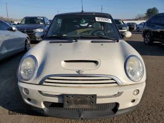 2008 MINI Convertible S with VIN WMWRH33598TU81236, listed as a Copart auction lot 42332895 with 140,607 mi miles and Salvage title. Bid and sale history available at DreamBid. Image 5.