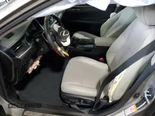 2018 Lexus ES 350 z VIN 58ABK1GG0JU080054, wystawiony jako Copart lot #58996265 z przebiegiem Nie podano mil oraz Nie do naprawy • Non repairable. Historia ofert i sprzedaży dostępna na DreamBid. Obrazek 7.