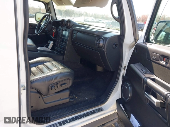 2006 Hummer H2 with VIN 5GRGN23U86H104660, listed as a IAAI auction lot 41933116 with 165,734 mi miles. Bid and sale history available at carsss.com. Image 5.