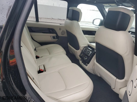 2018 Land Rover Range Rover with VIN SALGS2RE8JA395424, listed as a Copart auction lot 86321734 with 70,128 mi miles and Salvage Title. Bid and sale history available at carsss.com. Image 11.