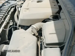 2018 Volvo S60 Inscription z VIN LYV402TK0JB160443, wystawiony jako IAAI lot #42439708 z przebiegiem 85 339 mil mil oraz . Historia ofert i sprzedaży dostępna na DreamBid. Obrazek 20.