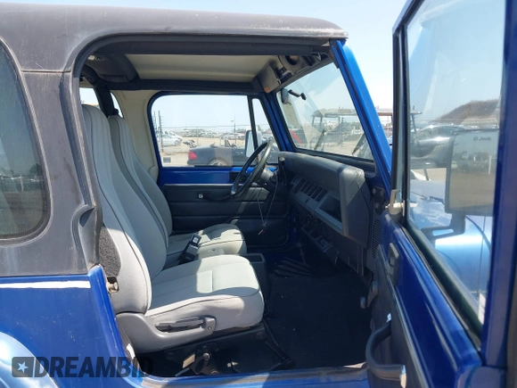 1995 Jeep Wrangler z VIN 1J4FY29S3SP213368, wystawiony jako IAAI lot #42425240 z przebiegiem 96 473 mil mil oraz . Historia ofert i sprzedaży dostępna na DreamBid. Obrazek 5.