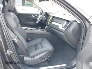 2025 Volvo XC60 Plus с VIN YV4M12RCXS1175731, выставлен на аукционе IAAI как лот 42421989 с пробегом 4 088 миль миль и . История ставок и продаж доступна на DreamBid. Изображение 5.