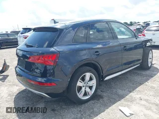 2018 Audi Q5 Premium with VIN WA1ANAFY7J2087419, listed as a IAAI auction lot 41931235 with 73,199 mi miles. Bid and sale history available at carsss.com. Image 4.