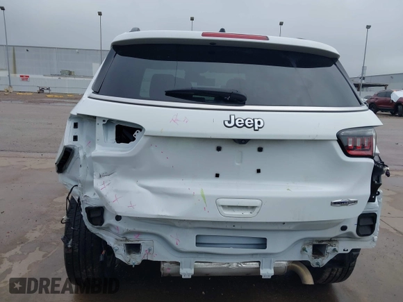 2022 Jeep Compass Latitude with VIN 3C4NJCBB8NT137619, listed as a IAAI auction lot 42211859 with 31,319 mi miles and . Bid and sale history available at DreamBid. Image 6.