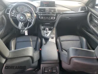 2018 BMW M3 z VIN WBS8M9C56J5L00657, wystawiony jako Copart lot #50496435 z przebiegiem 49 925 mil mil oraz Tytuł czysty. Historia ofert i sprzedaży dostępna na DreamBid. Obrazek 8.