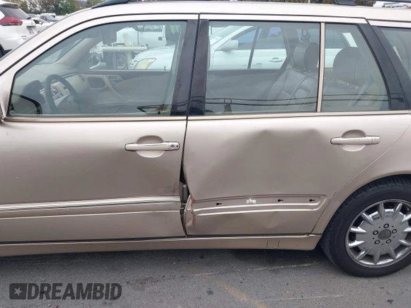 2000 Mercedes-Benz E 320 with VIN WDBJH65J8YA981779, listed as a IAAI auction lot 42107928 with 276,090 mi miles and . Bid and sale history available at DreamBid. Image 6.