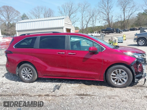 2025 Toyota Sienna XLE with VIN 5TDYRKEC7SS236507, listed as a IAAI auction lot 41635251 with 2,422 mi miles and . Bid and sale history available at DreamBid. Image 14.
