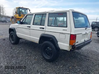 1996 Jeep Cherokee SE with VIN 1J4FJ28S3TL241251, listed as a IAAI auction lot 42073050 with 156,523 mi miles and . Bid and sale history available at DreamBid. Image 3.