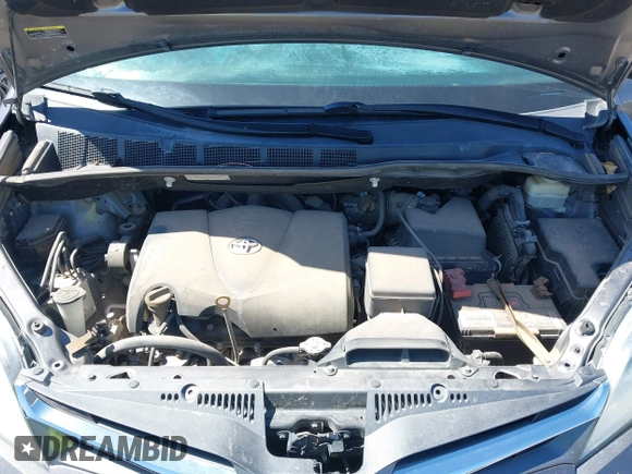 2019 Toyota Sienna XLE Auto Access Seat with VIN 5TDYZ3DC4KS980041, listed as a IAAI auction lot 41793001 with 125,084 mi miles. Bid and sale history available at carsss.com. Image 10.