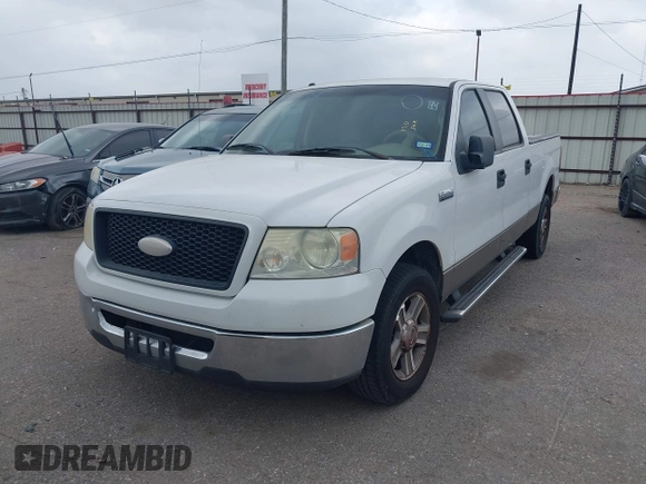 2006 Ford F-150 XLT with VIN 1FTPW12V96FB26374, listed as a IAAI auction lot 41852724 with 206,874 mi miles. Bid and sale history available at carsss.com. Image 2.