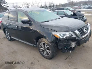 2019 Nissan Pathfinder S z VIN 5N1DR2MM4KC608620, wystawiony jako IAAI lot #41406894 z przebiegiem 76 460 mil mil oraz . Historia ofert i sprzedaży dostępna na DreamBid. Obrazek 1.