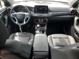 2024 Chevrolet Blazer RS z VIN 3GNKBKRSXRS139522, wystawiony jako Copart lot #56057595 z przebiegiem 29 475 mil mil oraz Szkoda całkowita • Salvage title. Historia ofert i sprzedaży dostępna na DreamBid. Obrazek 8.