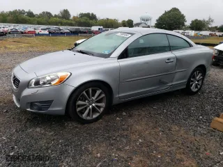 2011 Volvo C70 with VIN YV1672MCXBJ108610, listed as a Copart auction lot 71988464 with 84,230 mi miles and Salvage Title. Bid and sale history available at carsss.com. Image 1.