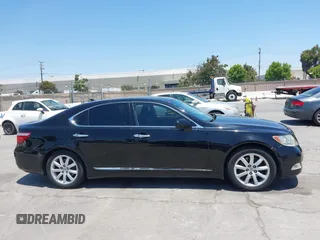 2008 Lexus LS 460 с VIN JTHBL46F785055299, выставлен на аукционе IAAI как лот 42678981 с пробегом 273 830 миль миль и . История ставок и продаж доступна на DreamBid. Изображение 13.