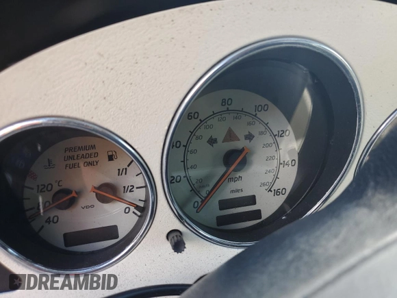 1998 Mercedes-Benz SLK 230/320 z VIN WDBKK47F9WF019235, wystawiony jako Copart lot #46457955 z przebiegiem Nie podano mil oraz Nie do naprawy • Non repairable. Historia ofert i sprzedaży dostępna na DreamBid. Obrazek 9.