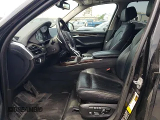 2015 BMW X5 xDrive50i z VIN 5UXKR6C53F0J76153, wystawiony jako Copart lot #52365645 z przebiegiem 119 431 mil mil oraz Czysty tytuł • Clean title. Historia ofert i sprzedaży dostępna na DreamBid. Obrazek 7.