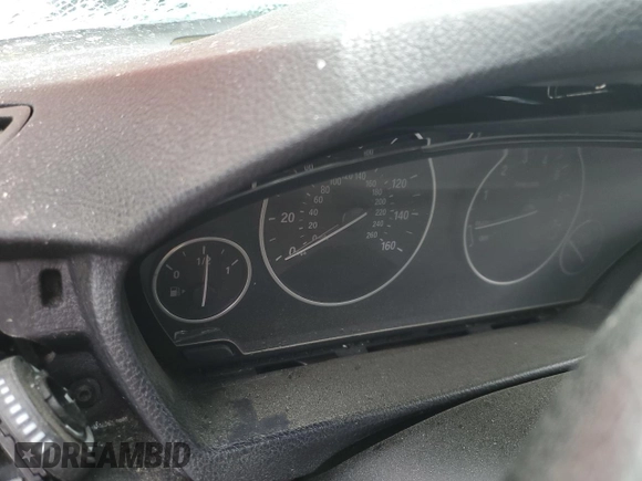2012 BMW 3 Series 328i с VIN WBA3C1C51CF433150, выставлен на аукционе Copart как лот 52412865 с пробегом Не указан миль и Списание • Salvage title. История ставок и продаж доступна на DreamBid. Изображение 9.