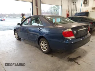 2006 Toyota Camry LE z VIN 4T1BF32K96U114356, wystawiony jako IAAI lot #41818681 z przebiegiem 171 423 mil mil oraz . Historia ofert i sprzedaży dostępna na DreamBid. Obrazek 3.